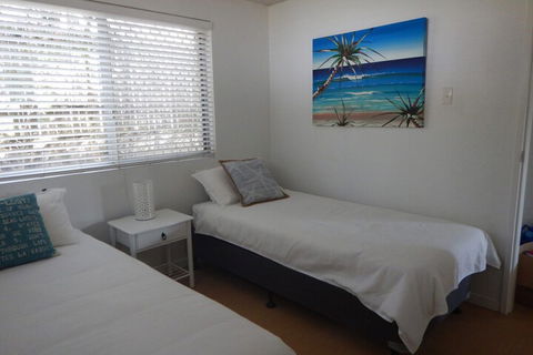 Unit 2 At 4 Pelican Street, Peregian Beach, Noosa Area - New South Wales Tourism  6