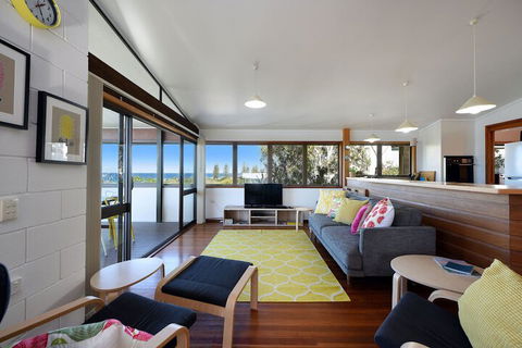Sun Ray - 9 Pelican Street, Peregian Beach, Noosa Shire - New South Wales Tourism  5