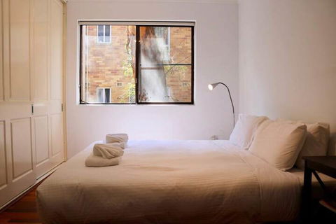 Spacious 3 Bedroom Apartment 20 Min To The CBD - New South Wales Tourism  1