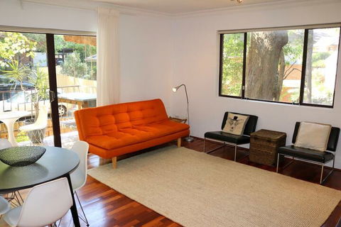 Spacious 3 Bedroom Apartment 20 Min To The CBD - New South Wales Tourism  3