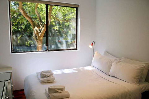 Spacious 3 Bedroom Apartment 20 Min To The CBD - New South Wales Tourism  5