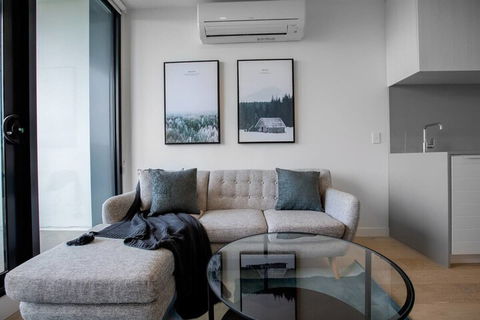 Simple And Cozy Apartment In Parkville - New South Wales Tourism  6