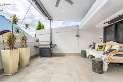Urban Chic 3 BR House In Wickham - New South Wales Tourism  0