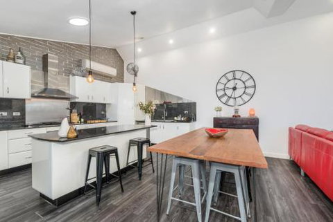 Urban Chic 3 BR House In Wickham - New South Wales Tourism  2