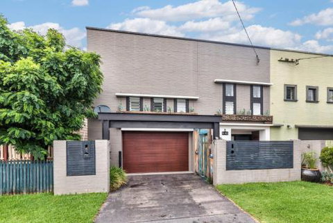 Urban Chic 3 BR House In Wickham - New South Wales Tourism  3