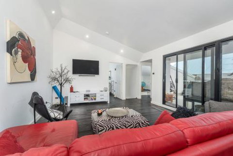 Urban Chic 3 BR House In Wickham - New South Wales Tourism  6