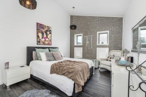 Urban Chic 3 BR House In Wickham - New South Wales Tourism  1