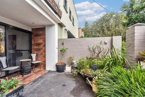 Urban Chic 3 BR House In Wickham - New South Wales Tourism  4