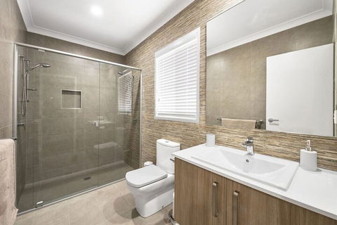 Pet Friendly, New House Peregian Breeze Drive, Peregian Beach - New South Wales Tourism  7