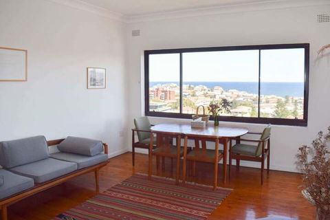 2 Bedroom Apartment With Ocean Views - New South Wales Tourism  4