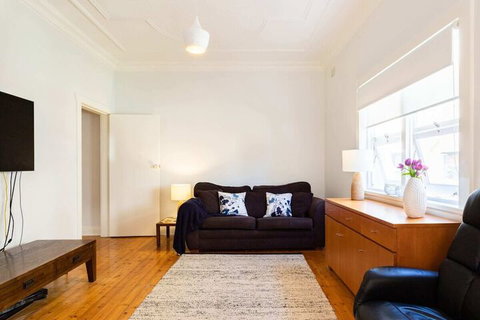 Garden Style Apartment In Prime Location - New South Wales Tourism  5