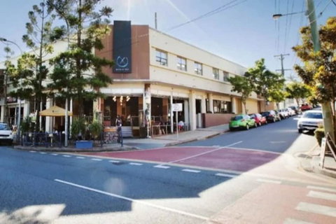 Cosy 1 Bedroom Unit With Views Of The City - New South Wales Tourism  2