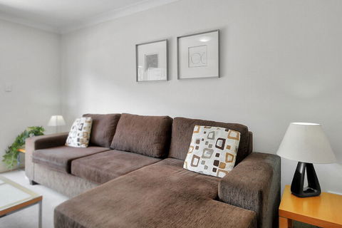 Airtrip Apartment On Russell St - New South Wales Tourism  4