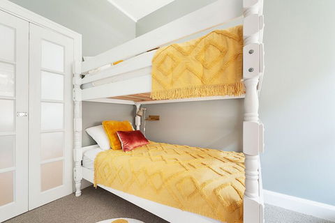 Salty's 2 Bedroom Beach Home - New South Wales Tourism  3
