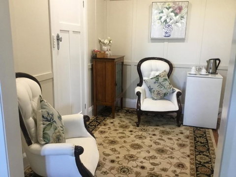 Araluen Historic House Deluxe Room - New South Wales Tourism  6