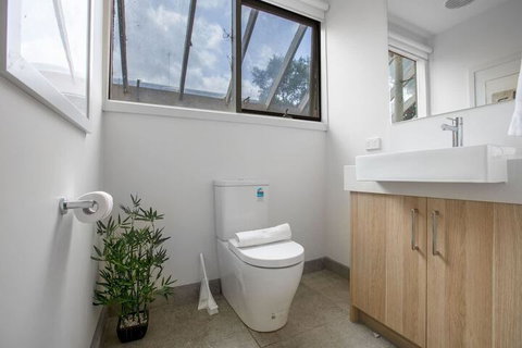 Comfy Holiday House With Pool@rosanna - New South Wales Tourism  3
