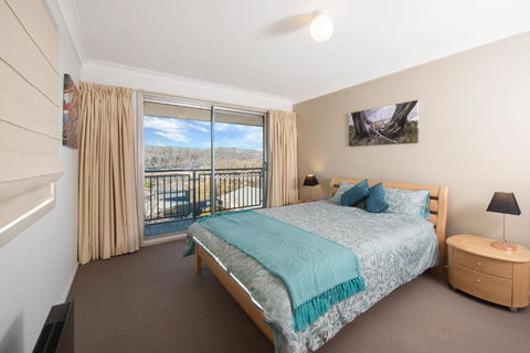 Erulisse Spacious Townhouse With Magical Lake Views - New South Wales Tourism  2
