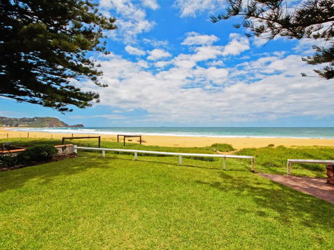Beachside Bungalow #4 4 / 139 Avoca Drive Avoca Beach - New South Wales Tourism  6