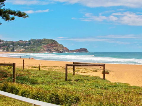 Beachside Bungalow #4 4 / 139 Avoca Drive Avoca Beach - New South Wales Tourism  4