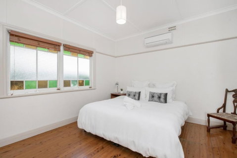A SWEET ESCAPE Byron Surf Cottage Walk To Byron - New South Wales Tourism  5