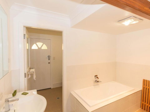 Kestrels Rest 1 / 116 Gippsland Street - New South Wales Tourism  2