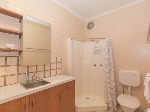 The Lakefront 69 Townsend Street - New South Wales Tourism  5