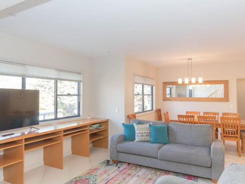 Banjos Way 2 / 23 Banjo Patterson Crescent - New South Wales Tourism  3