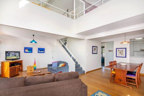 Kendall Beach Apartments 5 Belongil Beach - New South Wales Tourism  3