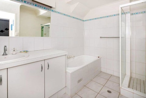 Kendall Beach Apartments 5 Belongil Beach - New South Wales Tourism  2
