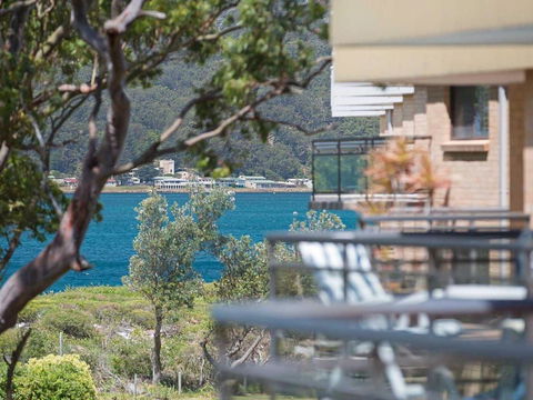 11 Shoreline 1 Intrepid Close Cosy Unit Within Walking Distance To The Water - New South Wales Tourism  1