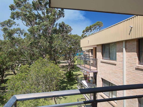 11 Shoreline 1 Intrepid Close Cosy Unit Within Walking Distance To The Water - New South Wales Tourism  6