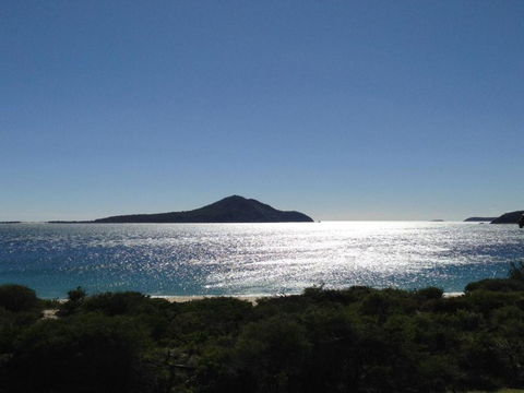 11 Luskin Lodge 29 Weatherly Close Stunning Water Views - New South Wales Tourism  6