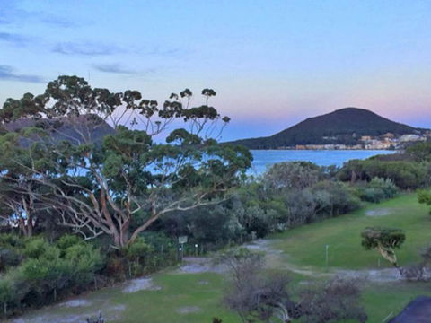 11 Luskin Lodge 29 Weatherly Close Stunning Water Views - New South Wales Tourism  4