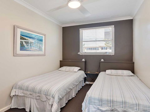 3 Sebastapol 66 Thurlow Avenue Gorgeous Unit Overlooking Dutchies Beach - New South Wales Tourism  4