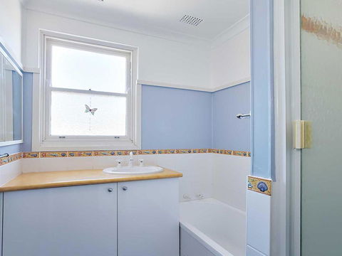 3 Sebastapol 66 Thurlow Avenue Gorgeous Unit Overlooking Dutchies Beach - New South Wales Tourism  5