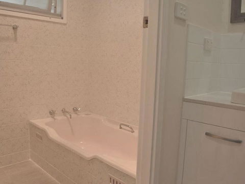 Cuddles Cottage 4 Christmas Bush Avenue Pet Friendly Holiday House Near Dutchies - New South Wales Tourism  2
