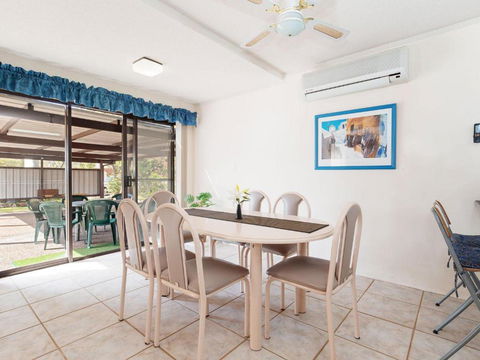 Casa Mia 1 / 8 Catalina Close Between Little Beach & Shoal Bay Beach - New South Wales Tourism  2