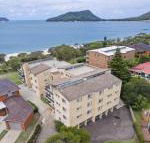 12 The Helm 22 Voyager Close unit in Little Beach with direct access to Shoal Bay Beach