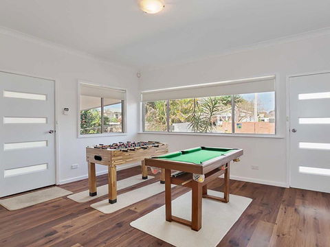 Beached Inn 93 Foreshore Drive Spacious Beach Front House - New South Wales Tourism  3