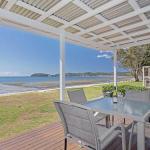Beached Inn 93 Foreshore Drive Spacious Beach Front House - New South Wales Tourism  0