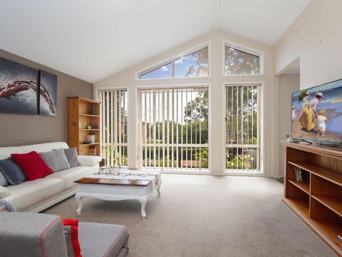 Serenity 7 Mulloway Place Peaceful House With Air Con Netflix & WIFI - New South Wales Tourism  6