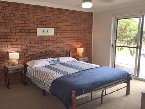 2 / 10 Catalina Close Walk To Shoal Bay Beach - New South Wales Tourism  2