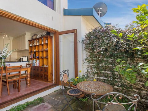 SEAVIEWS MORNINGTON.... - New South Wales Tourism  3