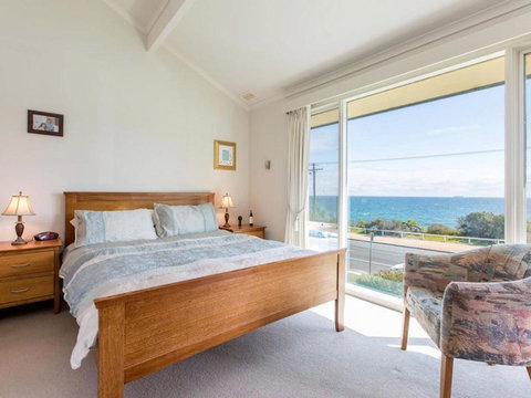 SEAVIEWS MORNINGTON.... - New South Wales Tourism  2