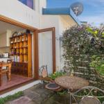 SEAVIEWS MORNINGTON.... - New South Wales Tourism  0