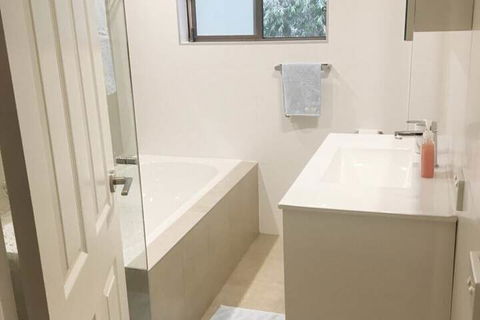 Modern Apartment Close To Randwick, Unsw & City - New South Wales Tourism  1