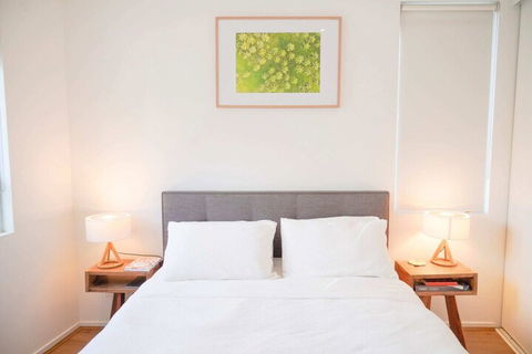 Trendy Modern 2BD Apartment Close To Beach & City - New South Wales Tourism  6