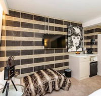 Hollywood Style Studio With Fantastic Roof Terrace