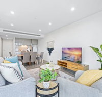 HomeHotel Luxury Apt with Shopping Mall Downstairs - New South Wales Tourism 