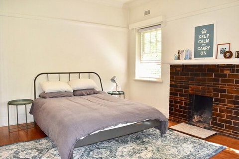 Art Deco Apt In Sunny Elwood Minutes To St. Kilda - New South Wales Tourism  1